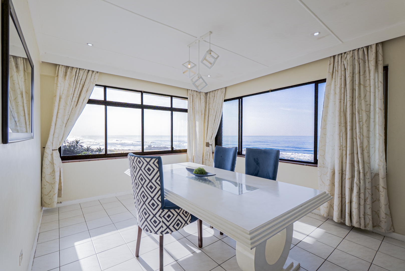 Beachfront penthouse apartment in Amanzimtoti